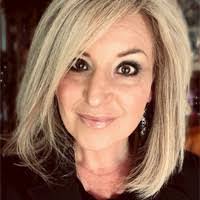 Lisa Braund's Instagram, Twitter & Facebook