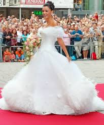 Bereits im alter von 15 jahren wurde verona. Allergie Hand Voll Sitzen Verona Pooth Brautkleid Freizeit Gelegenheit Bestanden