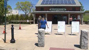 The iconic south boston restaurant is set to open this. Sullivan S Reopens Castle Island Location With New Changes For Coronavirus Safety