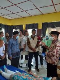 Terkadang para guru tidak dibayar sepadan dengan nilai mereka. Guru Garis Depan Melaksanakan Bakti Sosial Pada Peringatan Hardiknas 2021 Dan Hut Ke 8 Kab Musi Rawas Utara Jurnalisme Msi