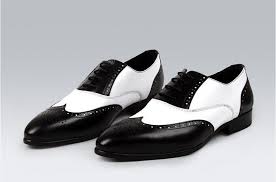 Herren Schwarz Weiss Leder Oxfords Schuhe In Zwei Farben Elegante Manner Flugelspitze Kleid Schuhe Brautigam Hochzeit Oxford Schuh Business Schuhe Leder