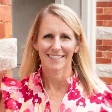 Our PT consultant, Lesley Parrish (PT, DPT, SCS, CMTPT,) stopped by our  training facility this week to see our new updates and show us how Etrak  helps her demonstrate the efficacy of