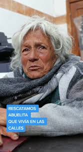 Silvita tiene 88 años de los cuales 20 ha pasado en situación de calle y  pobreza extrema, recuerda muy poco a su familia y lo único que quiere en  estos momentos es tranquilidad. Hoy su vida ha ...