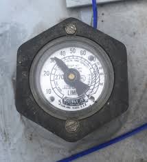 The gauge reads the level of liquid propane in the tank utilizing a floating arm and drops as the propane level drops. How To Check Your Propane Gauge Tank Percentage Blossman Gas