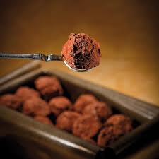 Que Serait Noel Sans Les Truffes Au Chocolat Nous Mettons Tout Notre Savoir Faire Pour Les Realiser Avec Maitrise Passion Et Generosite Et Food Breakfast