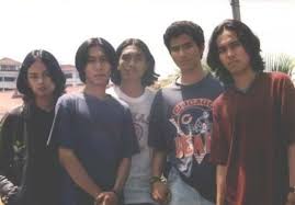 Cat links band pop rock indonesia, pilotz band posted on oktober 7, 2019januari 31, 2020. Download Lagu Lawas Indonesia Terbaik Terhits Terpopuler Legend Sepanjang Masa Mp3 People Couple Photos Songs