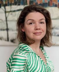 Polly Waite's Instagram, Twitter & Facebook