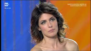 Anna Valle Domenica In 1 Aprile 2018 Tagli Di Capelli Capelli Corti Capelli