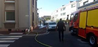 Calais: un incendie détruit entièrement une voiture rue Ernest Lejeune