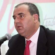 Juan Hunt (OIT) recibe la Cruz del Consejo General de Relaciones  Industriales y Ciencias del Trabajo