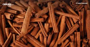 Kayu manis memang telah lama dikenal sebagai bahan campuran masakan yang memberikan aroma harum. 11 Manfaat Kayu Manis Untuk Kesehatan Tubuh
