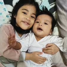 Uhaw by Dilaw song cover. No copyright infringement intended. The song and  the audio belongs to the rightful owner.