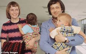 In the 1980s, farrow began her collaboration with director woody allen. All Of Mia Farrow S 14 Adopted And Biological Children Daily Mail Online