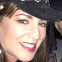 Sheri Waters's Instagram, Twitter & Facebook