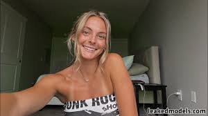 Beez Asmr  asmrmaddy  beezasmr Nude Leaks OnlyFans Photo 1 - Leaked  Models