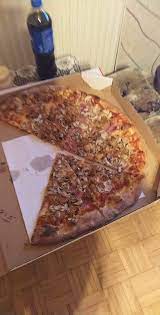 Pierwszy funkcjonuje już półtorej roku przy ulicy wojrowickiej 36a na nowym dworze. Pizza Bunga Bunga Picture Of Pizzeria Enzo Trzebinia Tripadvisor