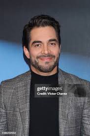 Andy Chavez de Moore attends the red carpet of Netflix film "Como... News  Photo