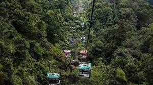 Experience the cable car on genting skyway that is located in genting highlands. Hundreds Stranded For Hours In Cable Cars Breakdown In Malaysia Asia News China Daily