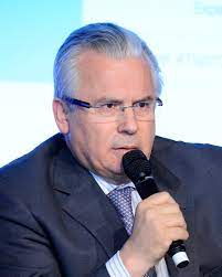 El exjuez español baltasar garzón consideró hoy que sería muy positivo que el vaticano abra sus archivos para conocer información. Baltasar Garzon Wikipedia
