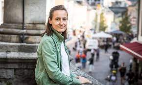 In einem blindenheim am rand des wienerwaldes blickt karoline oppolzer auf ihr. Kvep8ctwhjab4m