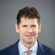 Stuart Pearl's Instagram, Twitter & Facebook