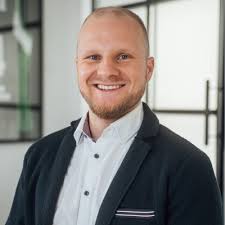 Ich habe einen neuen Job und arbeite jetzt als Projektmanager bei KOCH  Solutions GmbH.