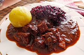 Hirschgulasch Von Surina Chefkoch Rezept Hirschgulasch Rezept Reh Rezept Gulasch