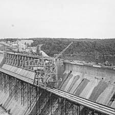 In 1959 Branson Was Changed Forever With The Completion Of Table Rock Dam And Table Rock Lake Nationally Renowned For B Table Rock Lake Lake Real Estate Lake
