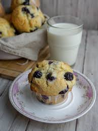 Panaskan oven 180 atau tergantung oven masing masing. Blueberry Muffin