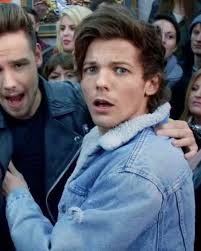 Buon compleanno Louis 🩵 : r/LouisTomlinson