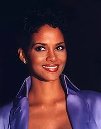 Eva green'in mutlaka izlemeniz gereken filmleri. Halle Berry Wikipedia