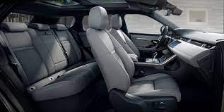 You get a slick, minimalist dashboard with plenty of glossy trims around the slim air vents and beside the central infotainment display. Range Rover Evoque Bietet Im Modelljahr 2021 Drei Neue Motoren Mit Mild Und Plug In Hybrid Technologie Ein Neues Infotainmentsystem Und Neue Ausstattungsvarianten Land Rover Homepage