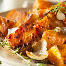 Lorsque vous regardez cette patate douce, vous n'arrivez pas à trouver une recette patate douce au four, car vous êtes plutôt habitué à la pomme de terre classique, la viande, les frites, les pizzas, les pâtes ou encore les tomates. Patates Douces Au Four Recette De Patates Douces Au Four Marmiton