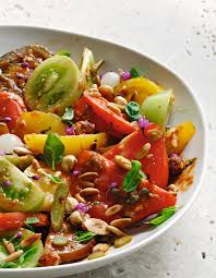 Salade De Tomate Sauce Romesco Par Paule Neyrat Dieteticienne Nutritionniste Recette Salade Tomate Aliments Verts Recette