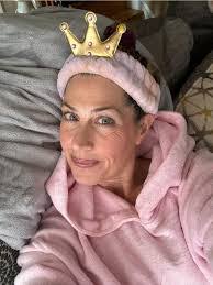 Anna Buettner's Instagram, Twitter & Facebook