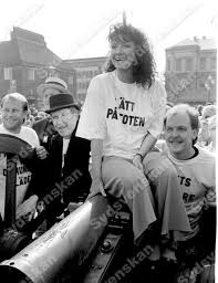 Fredag betyder att vi ska lyssna på en gammal låt. Bm Christina O Lasse Stefanz 6 Bilder I Syd