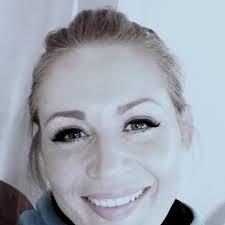 Charlotte Sisk's Instagram, Twitter & Facebook