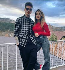 Latest on parma forward dennis man including news, stats, videos, highlights and more on espn. Fotbal Pe Paine Dennis Man È™i Iubita Lui Alexandra Facebook