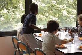 Sont prioritaires à condition de fournir des résumé de la lettre : La Cantine Scolaire Ville De Paris