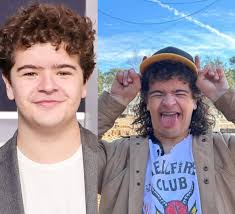 En una anterior publicación la gente empezó a discutir por algunos actores  de la serie que usan pelucas en vez de su cabello real. Asi que ahora vamos  a hablar de quienes