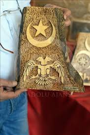 Selçuklu bayrağı çeşitlerini indirimli fiyatlarla almak için tıkla. Dirilis Ertugrul Selcuklu Figurlerine Olan Ilgiyi Artirdi Anadolu Ajansi