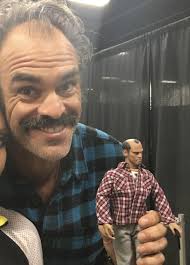 Steven Ogg med Trevor Philips-dockan som jag gjorde åt honom : r/GTA