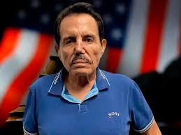 Entregan Estadio León a Roberto Zermeño, se manifiestan aficionados.