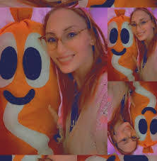 Mia Fricks's Instagram, Twitter & Facebook