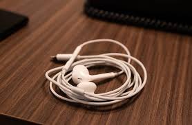How To Use Lightning Headphones On Laptop Red Diamond Audio