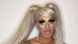 Ihre hüllen und schutzpanzer fallen. Diese Dragqueen Hat Den Weltweit Grossten Instagram Erfolg Promiflash De
