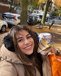 Karla Leslie's Instagram, Twitter & Facebook