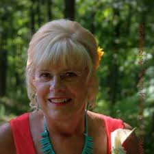 I talked to Debbie Amos Deaton!!! I'm so happy! We laughed and joked and  remembered things from our past. She's a hoot and She looked beautiful as  always. We FaceTimed. ❤️❤️❤️🌻❤️