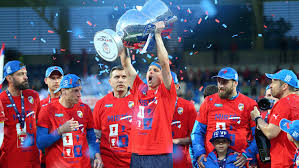 Řidič roku, finanční poradce, nejlepší hráč na světě. 6oywkbhxmjx1hm