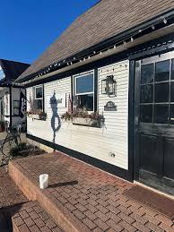 Our warmest welcome to Lucky Kat located at 185 S. Main St. Waynesville,  Ohio!! 🛍️🛒😻 Make sure to pop in today to check our her line of clothing  & gift ideas!! 🎁✨🎁